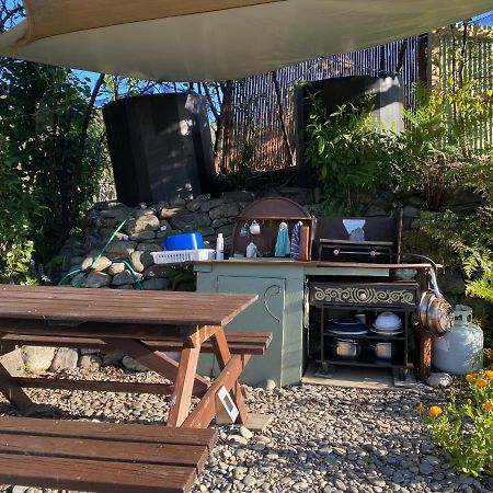Omarama Oasis - Permaculture Glamping Hotell Pohara Exteriör bild