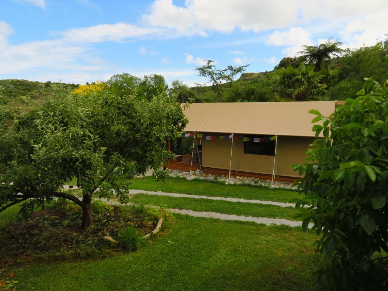 Omarama Oasis - Permaculture Glamping Hotell Pohara Exteriör bild