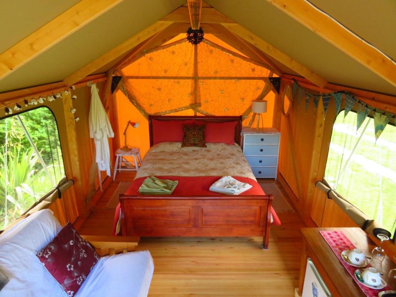 Omarama Oasis - Permaculture Glamping Hotell Pohara Exteriör bild