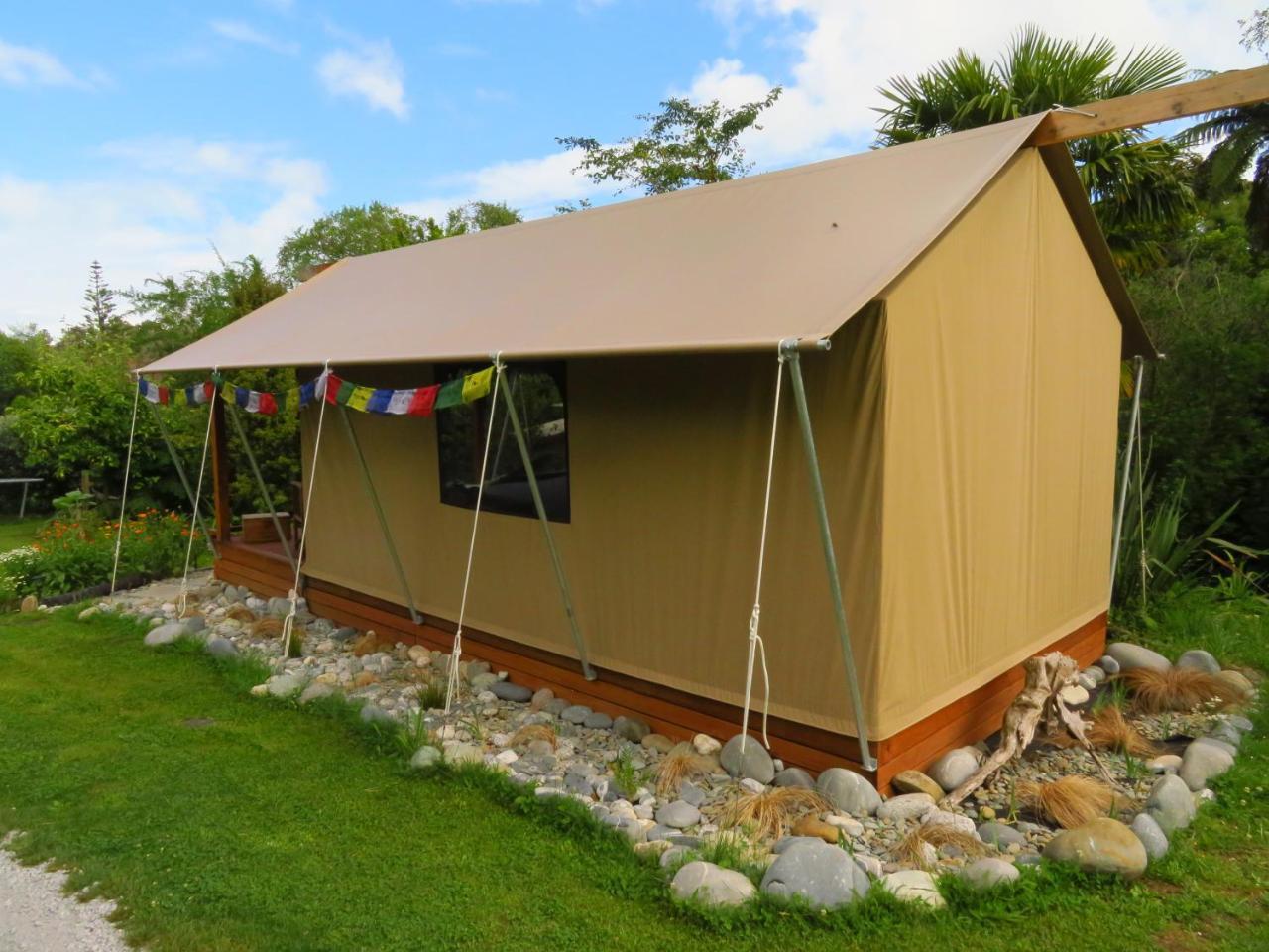 Omarama Oasis - Permaculture Glamping Hotell Pohara Exteriör bild