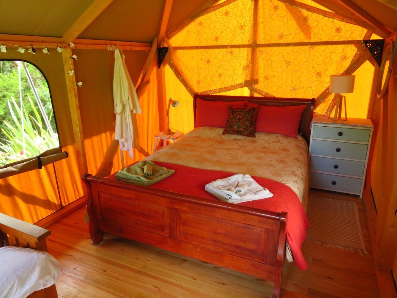 Omarama Oasis - Permaculture Glamping Hotell Pohara Exteriör bild