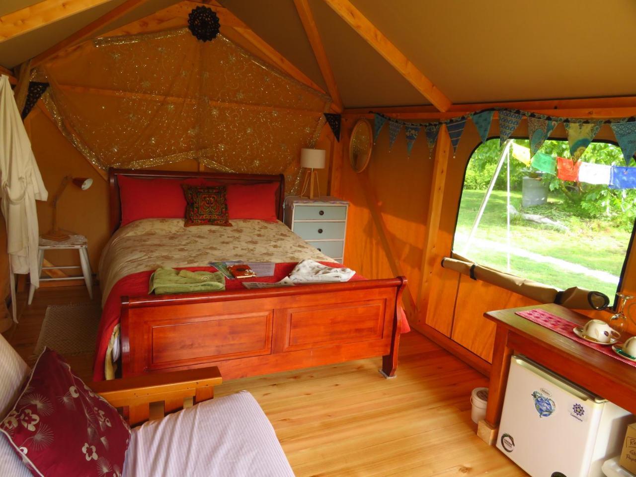 Omarama Oasis - Permaculture Glamping Hotell Pohara Exteriör bild
