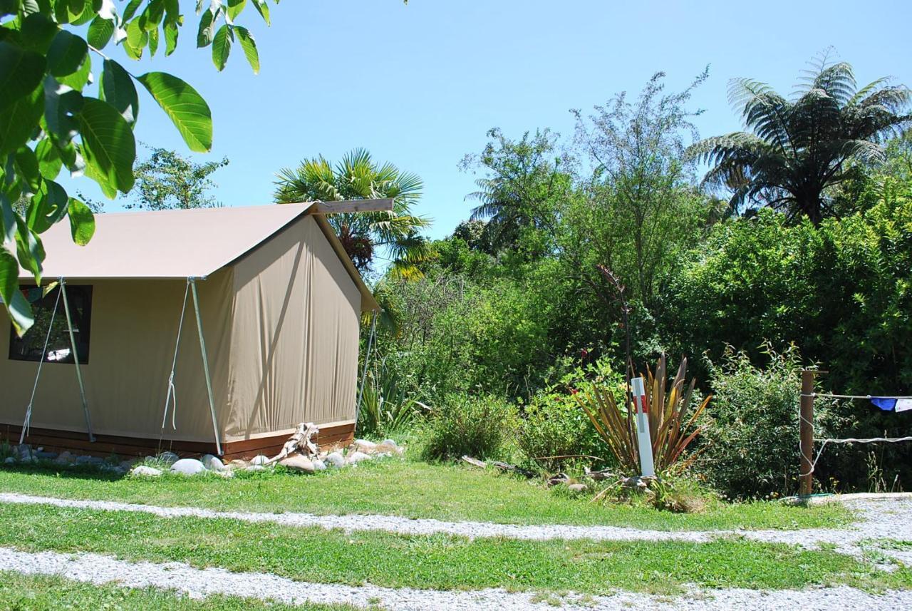 Omarama Oasis - Permaculture Glamping Hotell Pohara Exteriör bild